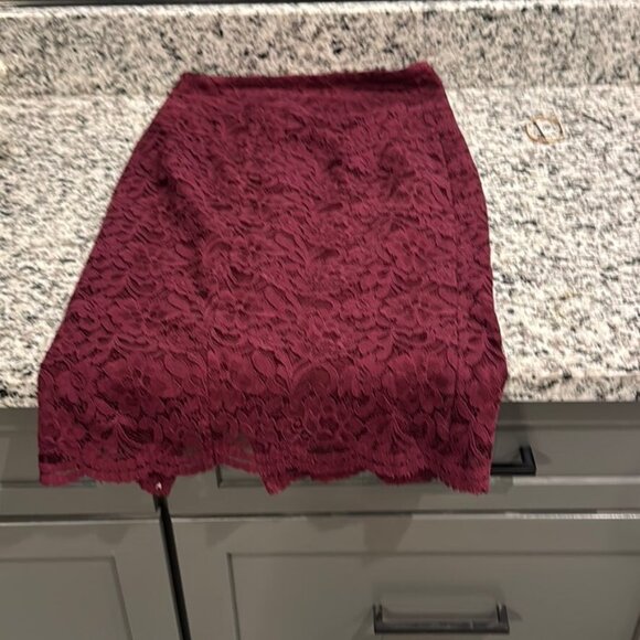 Express Burgundy Lace Midi Pencil Skirt Size 0 - Picture 5 of 5